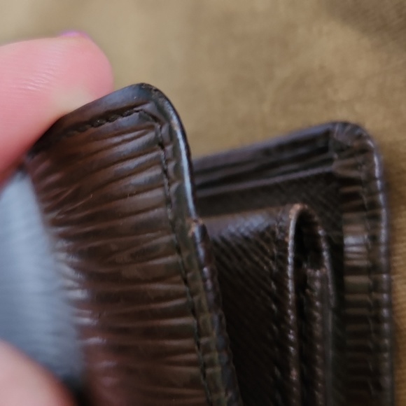 Louis Vuitton Brown Epi Bifold Wallet - Picture 13 of 15